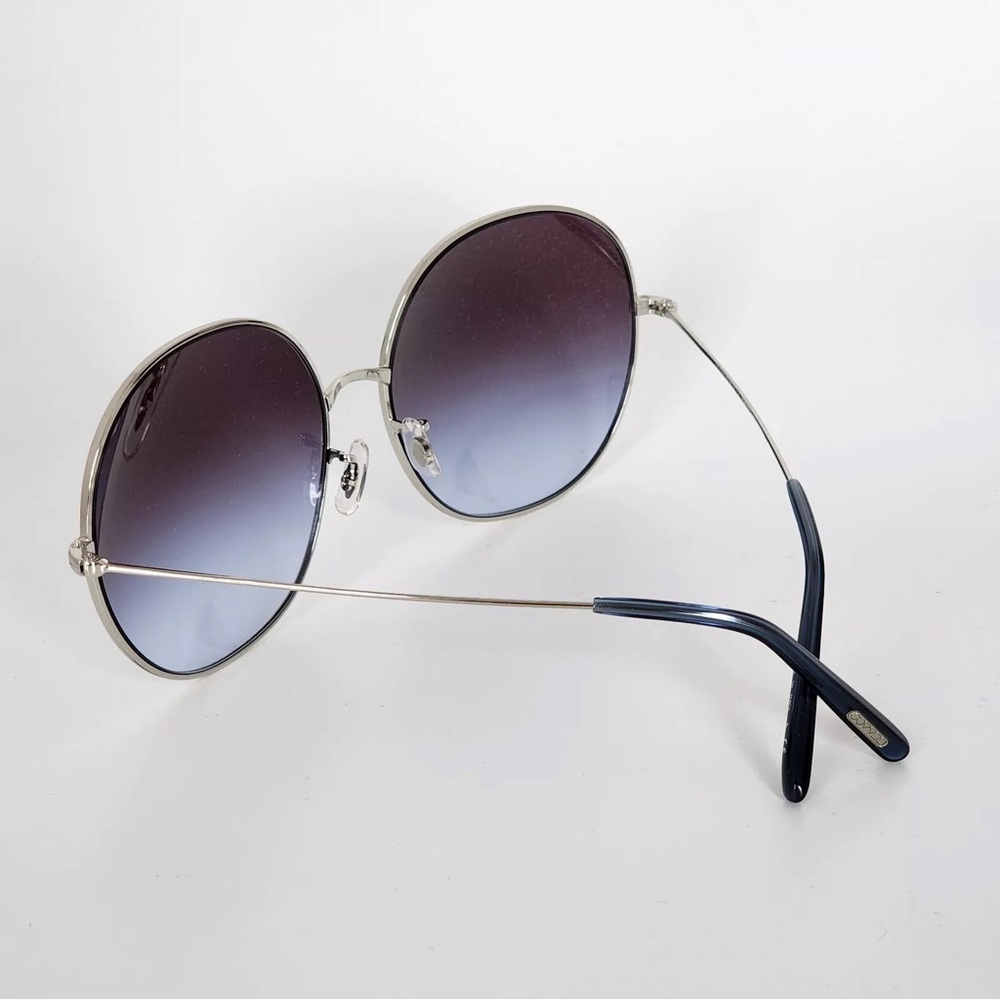 #Oliver Peoples 00V 1280S 503679
DARLEN Silver/Dark Blue Gradient
Sunglasses new - Picture 5 of 6
